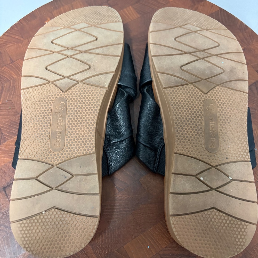 Baretraps Geraldine Black Wedge Sandals Women's Size 8.5 - Picture 7 of 7